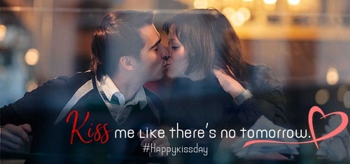 #happykissday